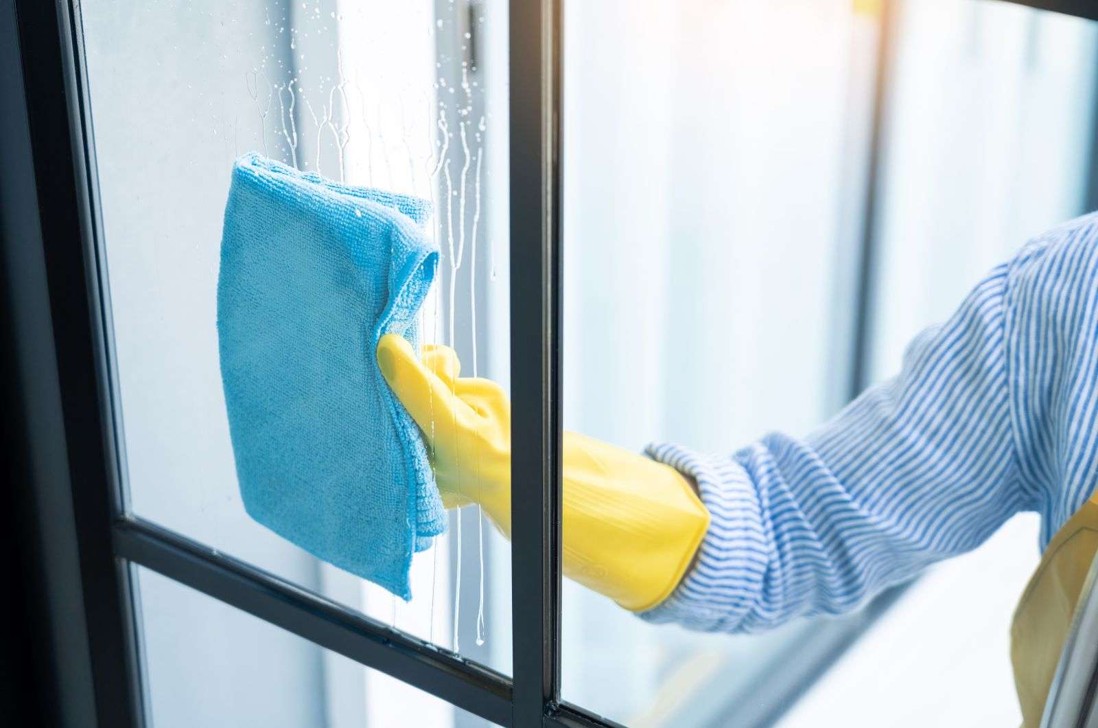 streak free window cleaning