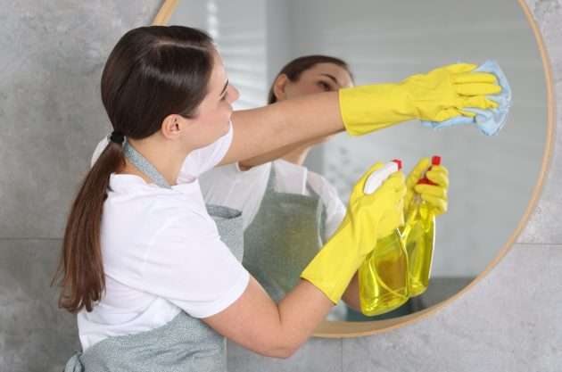 How to Clean Mirror