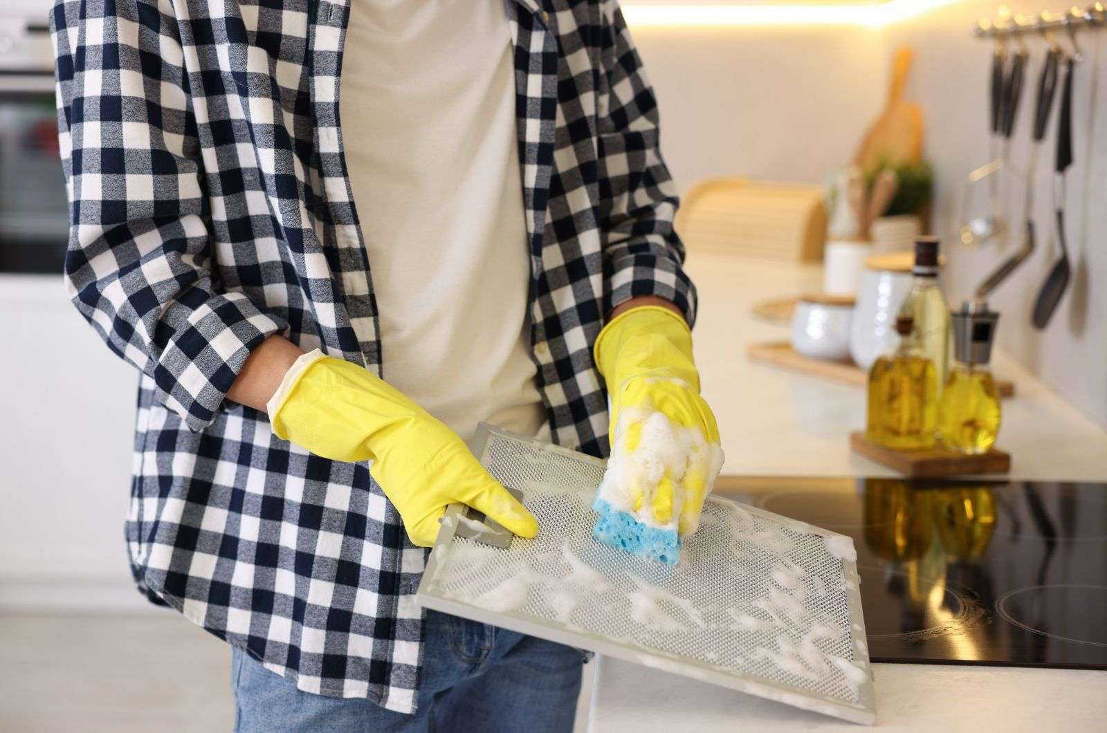 Step-by-Step Guide: How to Clean a Rangehood Filter