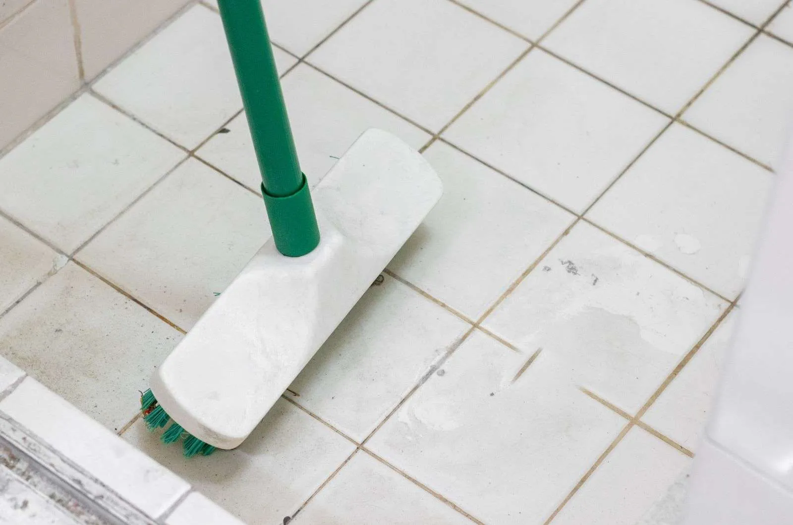 Best Way to Clean Shower Tiles