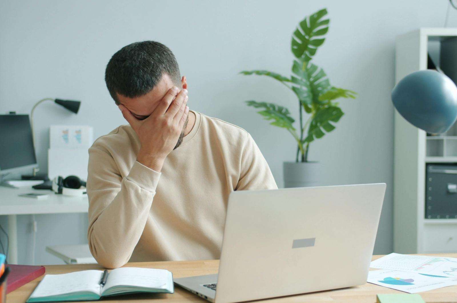 Can office cleanliness impact employee health